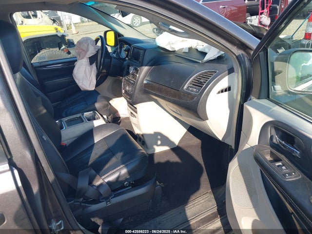 2C4RC1BG8GR269118 Chrysler 2016
