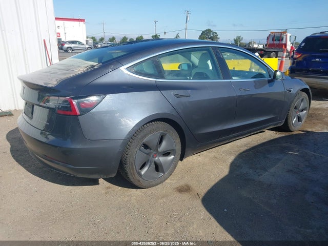 2019 TESLA MODEL 3 5YJ3E1EB7KF195274 Photo 3