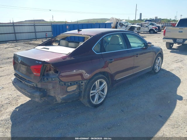 Volkswagen Passat 2014 1VWBN7A38EC034573 Image 4