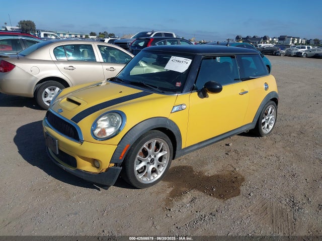 2007 MINI COOPER S WMWMF73517TV31617 Photo 1