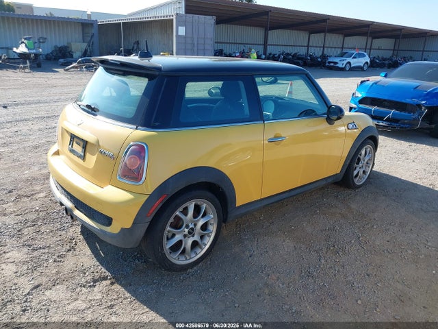 2007 MINI COOPER S WMWMF73517TV31617 Photo 3
