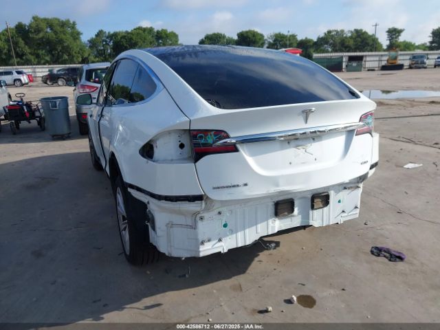 2017 TESLA MODEL X 5YJXCAE27HF043639 Photo 2