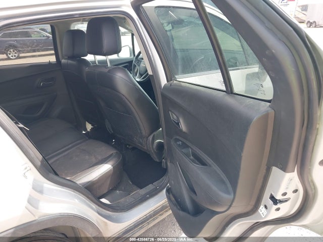 Chevrolet LUV 2015 3GNCJRSB0FL236163 Image 8
