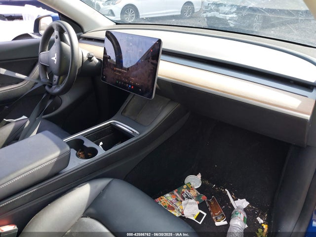7SAYGDEE7NF371470 Tesla 2022
