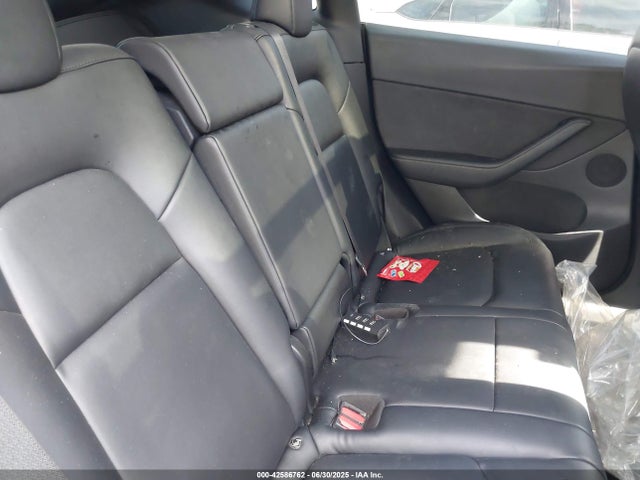 7SAYGDEE7NF371470 Tesla 2022