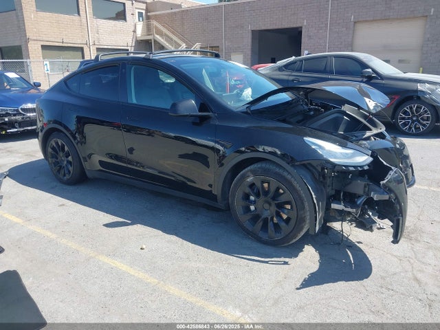 2021 TESLA MODEL Y 5YJYGAEE1MF174918 Photo 0