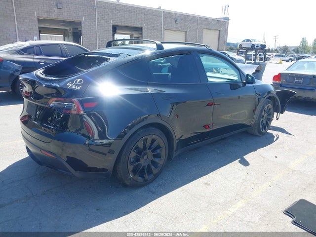 2021 TESLA MODEL Y 5YJYGAEE1MF174918 Photo 3