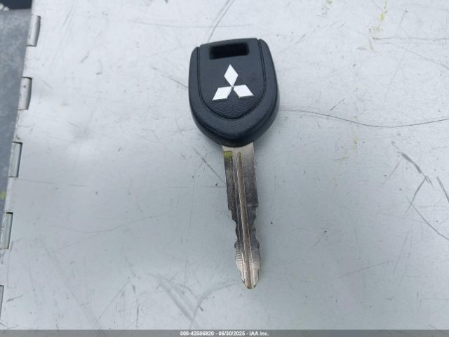 2004 MITSUBISHI OUTLANDER JA4LZ31F14U060725 Photo 10
