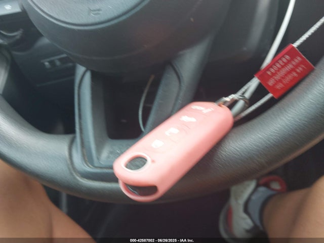 3MYDLBYV0KY528104 Toyota p5v