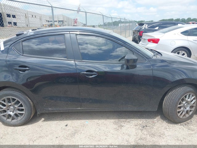 3MYDLBYV0KY528104 Toyota p5v