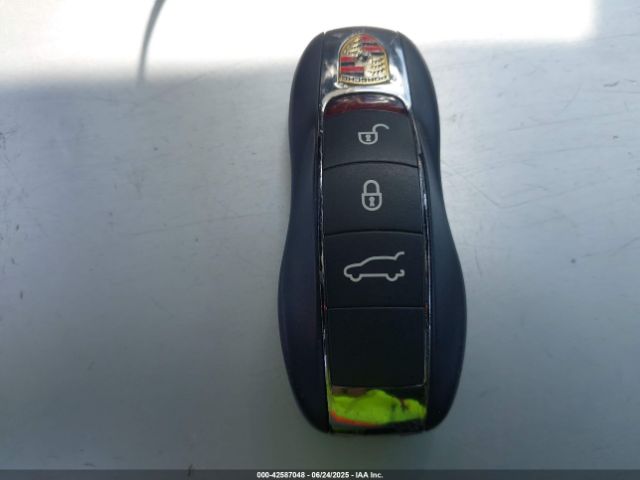 2018 PORSCHE MACAN WP1AA2A59JLB25522 Photo 10