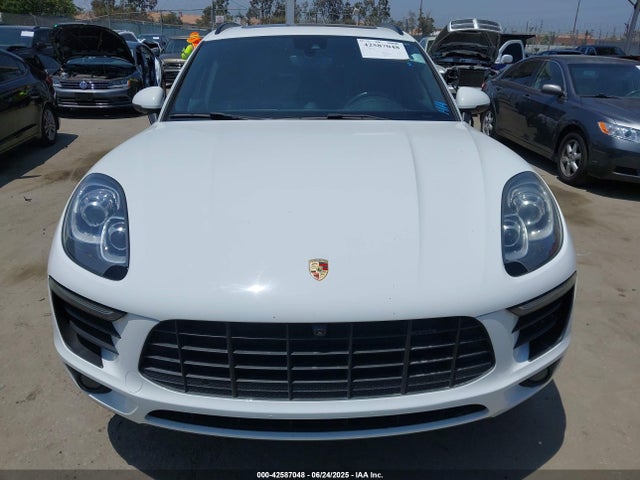 Porsche Macan 2018 WP1AA2A59JLB25522 Image 12