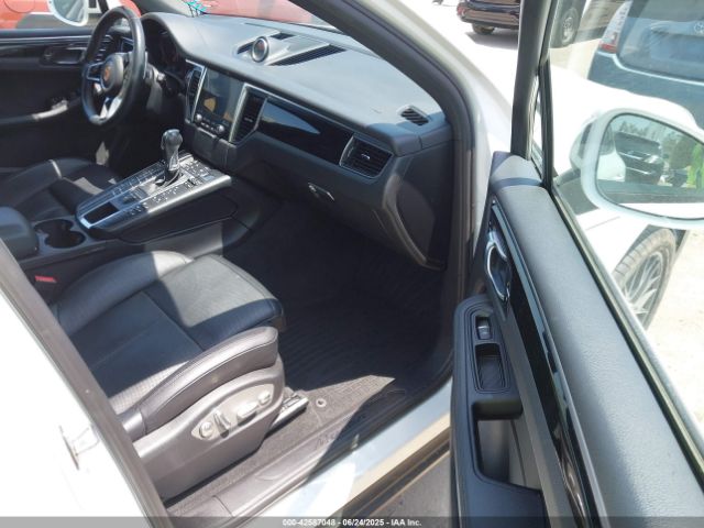 2018 PORSCHE MACAN WP1AA2A59JLB25522 Photo 4