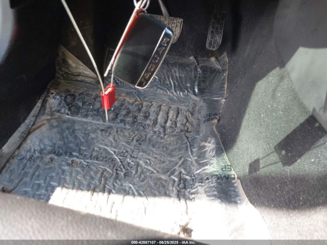 2017 JAGUAR XE SAJAD4BG0HA971534 Photo 10