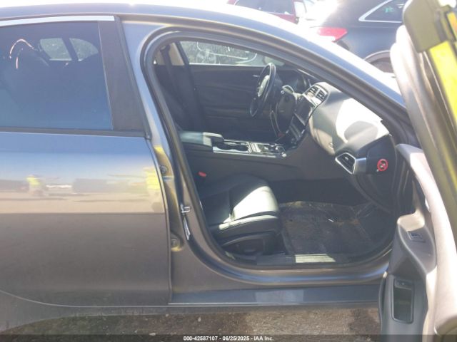 2017 JAGUAR XE SAJAD4BG0HA971534 Photo 4