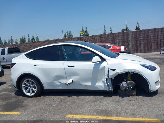 5YJYGDEE3LF054439 Tesla Model Y