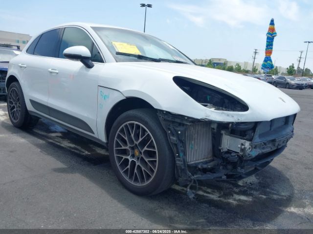 2016 PORSCHE MACAN WP1AB2A52GLB45696