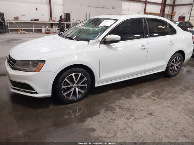 Volkswagen 1.4 tsi 2017 3VWDB7AJ1HM215730 Image 2