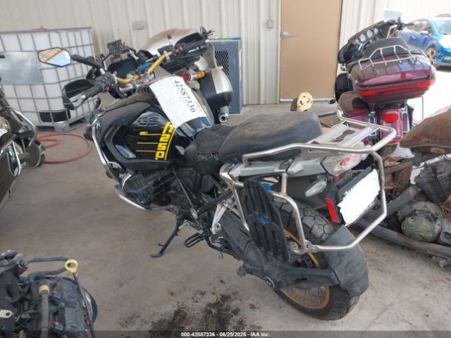 2022 BMW R 1250 WB10M1304N6F15707 Photo 2