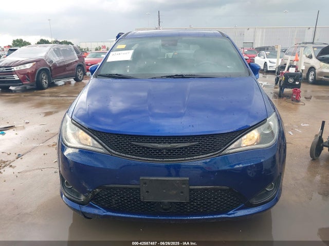 Chrysler 2019 2019 2C4RC1FG0KR581646 Image 12
