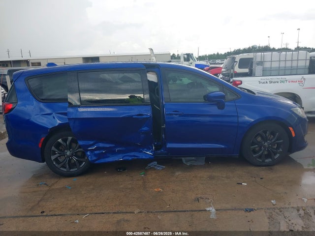 Chrysler 2019 2019 2C4RC1FG0KR581646 Image 13