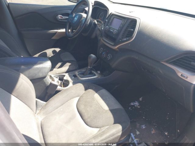 2017 JEEP CHEROKEE 1C4PJLAB4HW641061 Photo 4