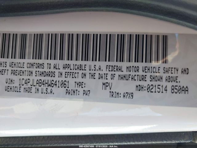 2017 JEEP CHEROKEE 1C4PJLAB4HW641061 Photo 8