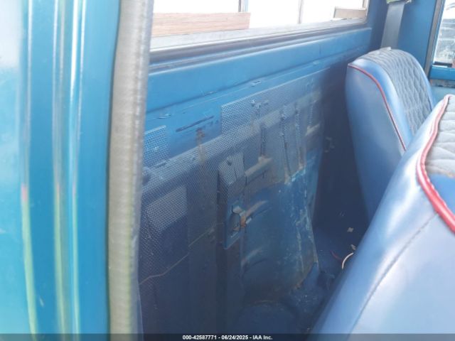 1981 TOYOTA PICKUP / CAB CHASSIS JT4RN44S0B0008677 Photo 7