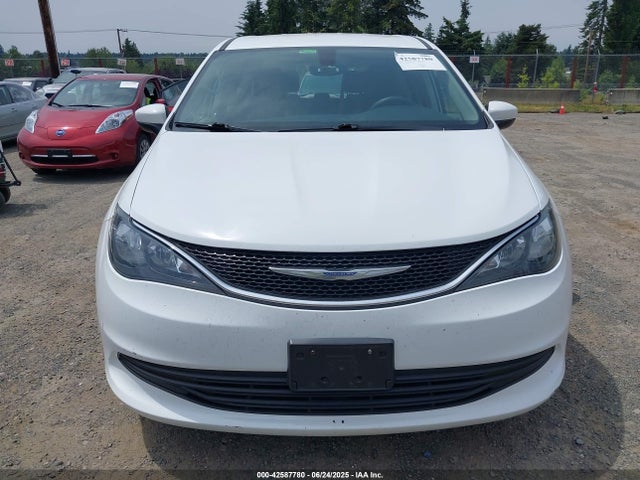 Chrysler 2017 2017 2C4RC1CG5HR505627 Image 13