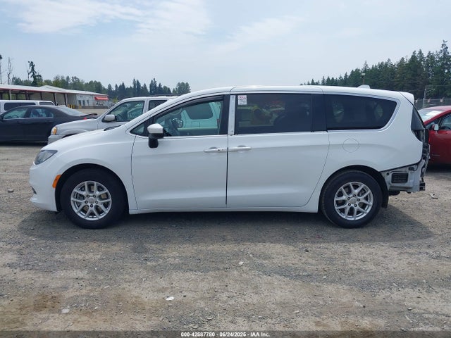 Chrysler 2017 2017 2C4RC1CG5HR505627 Image 15