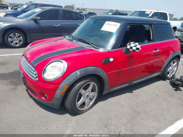 2008 MINI COOPER WMWMF33538TT65157 Photo 1