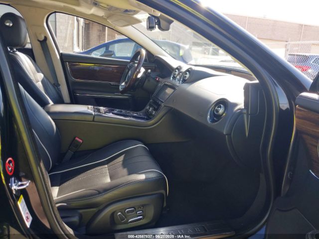 2011 JAGUAR XJ SAJWA2GE0BMV16344 Photo 4