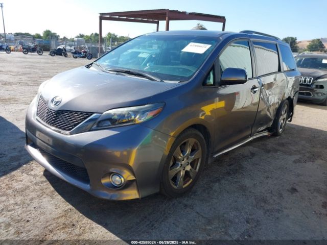 2017 TOYOTA SIENNA 5TDXZ3DC3HS822312 Photo 1