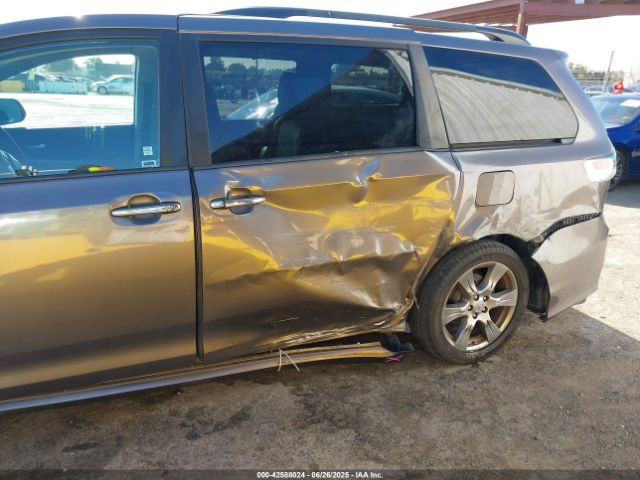 2017 TOYOTA SIENNA 5TDXZ3DC3HS822312 Photo 5