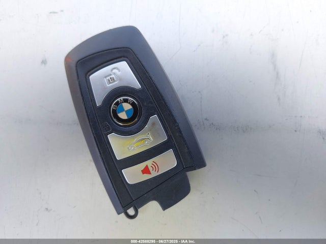 WBAKN9C52GD962015 BMW 2016