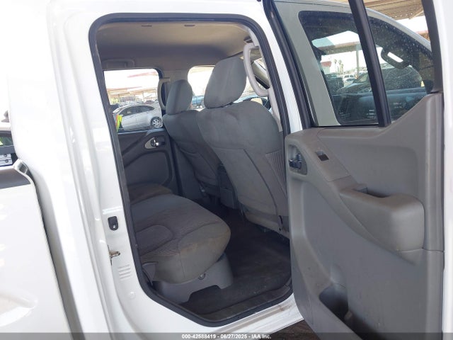 1N6AD0EV9KN870393 Nissan 2019