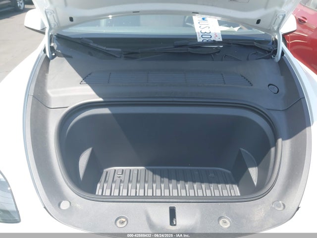 2024 TESLA MODEL Y 7SAYGDEE7RF063236 Photo 9