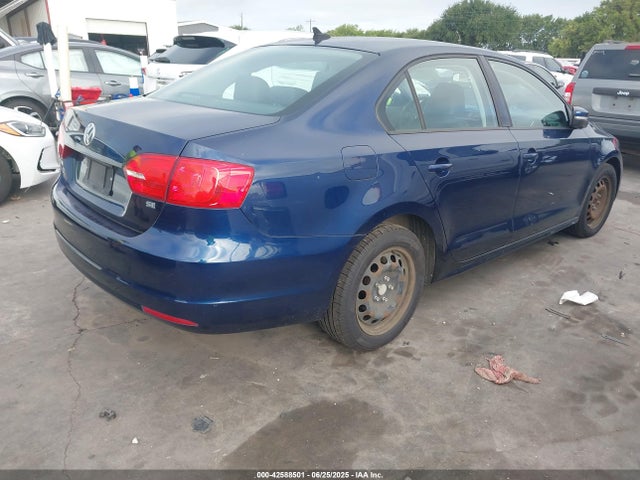 3VWD17AJ5EM369548 Volkswagen Jetta