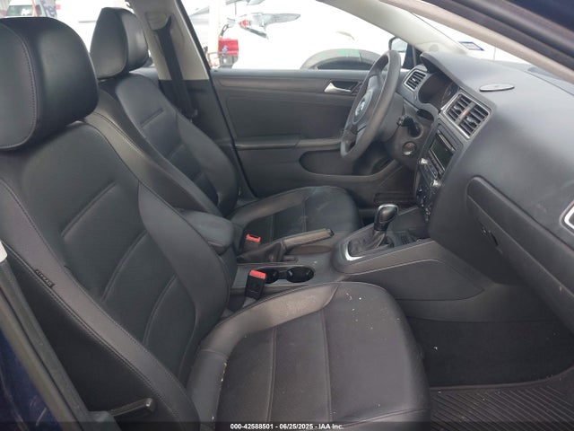 3VWD17AJ5EM369548 Volkswagen Jetta