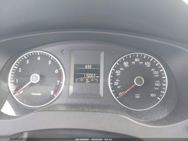 3VWD17AJ5EM369548 Volkswagen Jetta