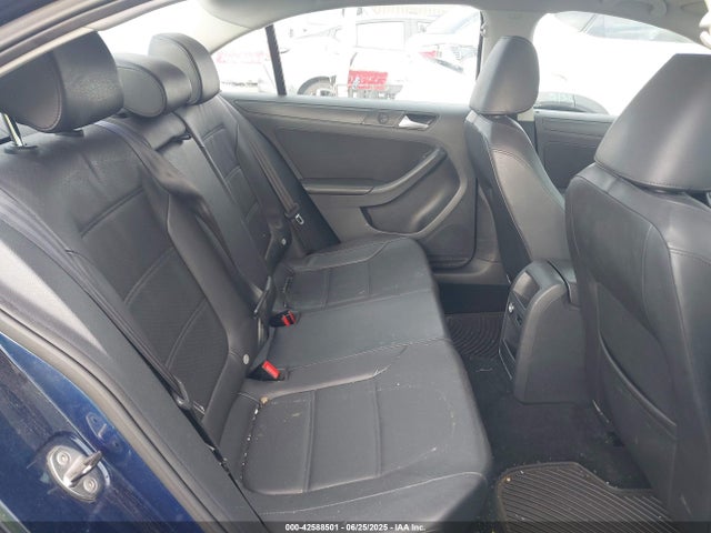 3VWD17AJ5EM369548 Volkswagen Jetta