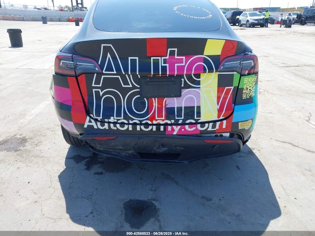 7SAYGDEE0NF441729 Tesla Model Y