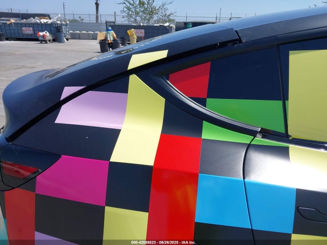 7SAYGDEE0NF441729 Tesla Model Y