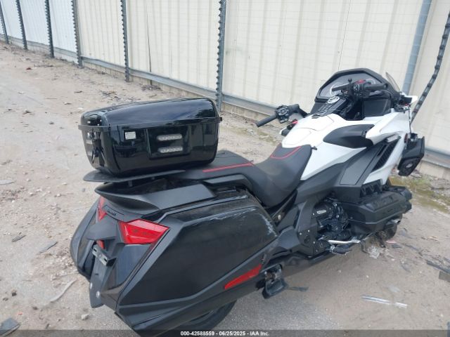 2022 HONDA GL1800 JH2SC7940NK400450 Photo 3