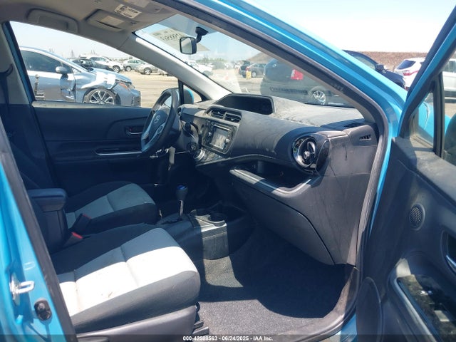 JTDKDTB39G1137383 Toyota 1nz-fxe+1lm