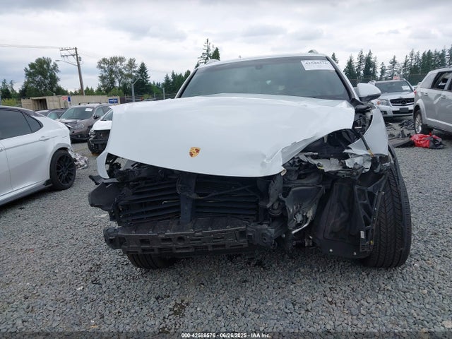 Porsche Cayenne 2016 WP1AA2A22GKA14900 Image 13