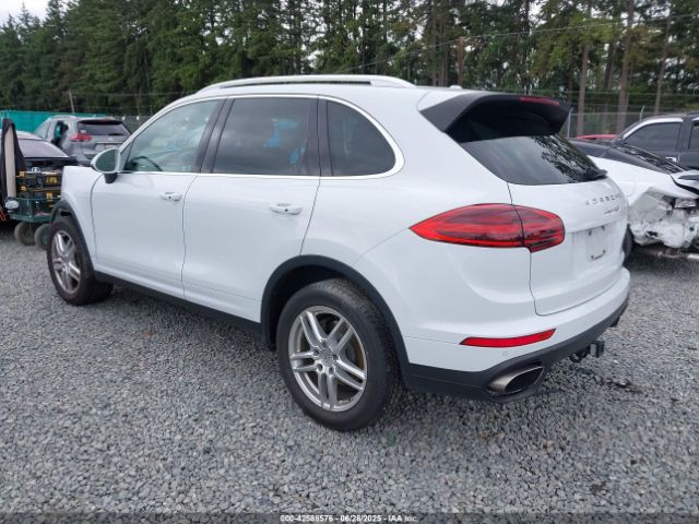 2016 PORSCHE CAYENNE WP1AA2A22GKA14900 Photo 2