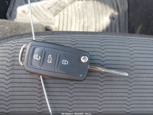 2013 VOLKSWAGEN BEETLE 3VWFP7AT0DM604980 Photo 10