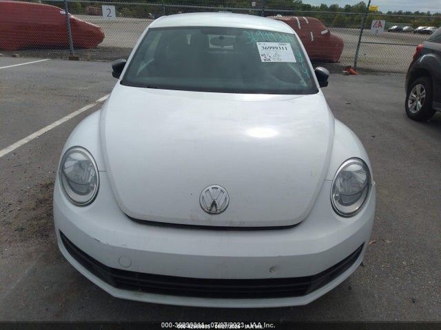 Volkswagen Beetle Coupe 1.8t Entry 2014 3VWF17AT7EM656982 Image 6