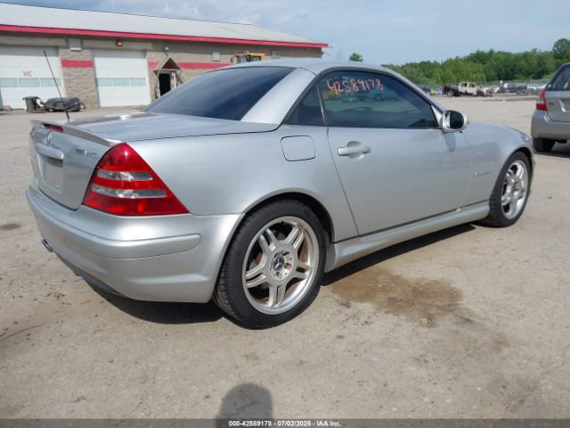2003 MERCEDES-BENZ SLK 32 AMG WDBKK66F53F283741 Photo 3